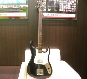 金沢市内 買取専門 東京市場 金沢中央郵便局前店  楽器 グヤトーン エレキベース 買取しました。