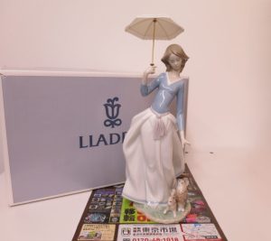 金沢市内 買取専門 東京市場 金沢中央郵便局前店 ブランド リヤドロ 陶器人形 買取しました。